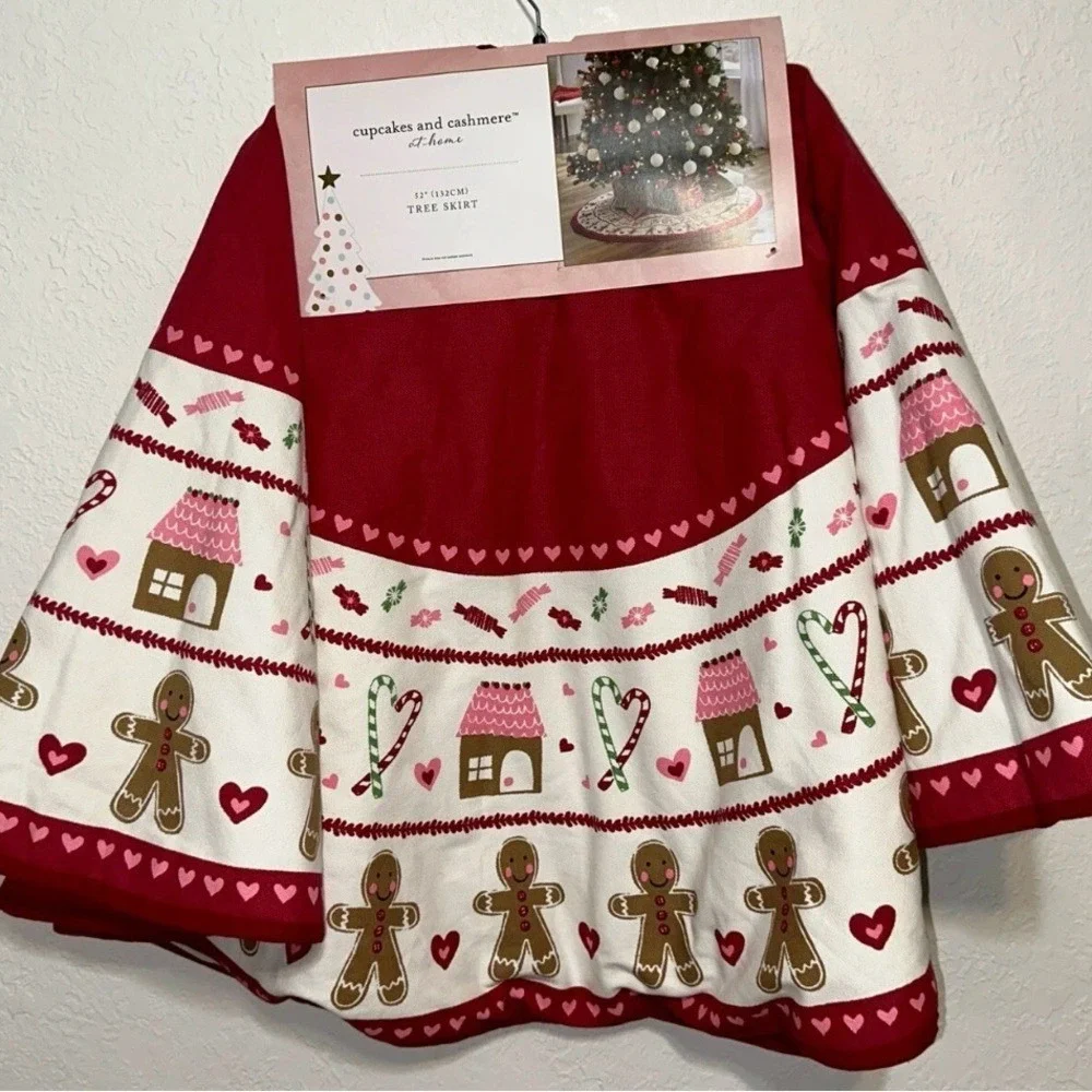 Cupcakes and Cashmere Gingerbread Man Christmas Tree Skirt 52 Inch‎ Red White